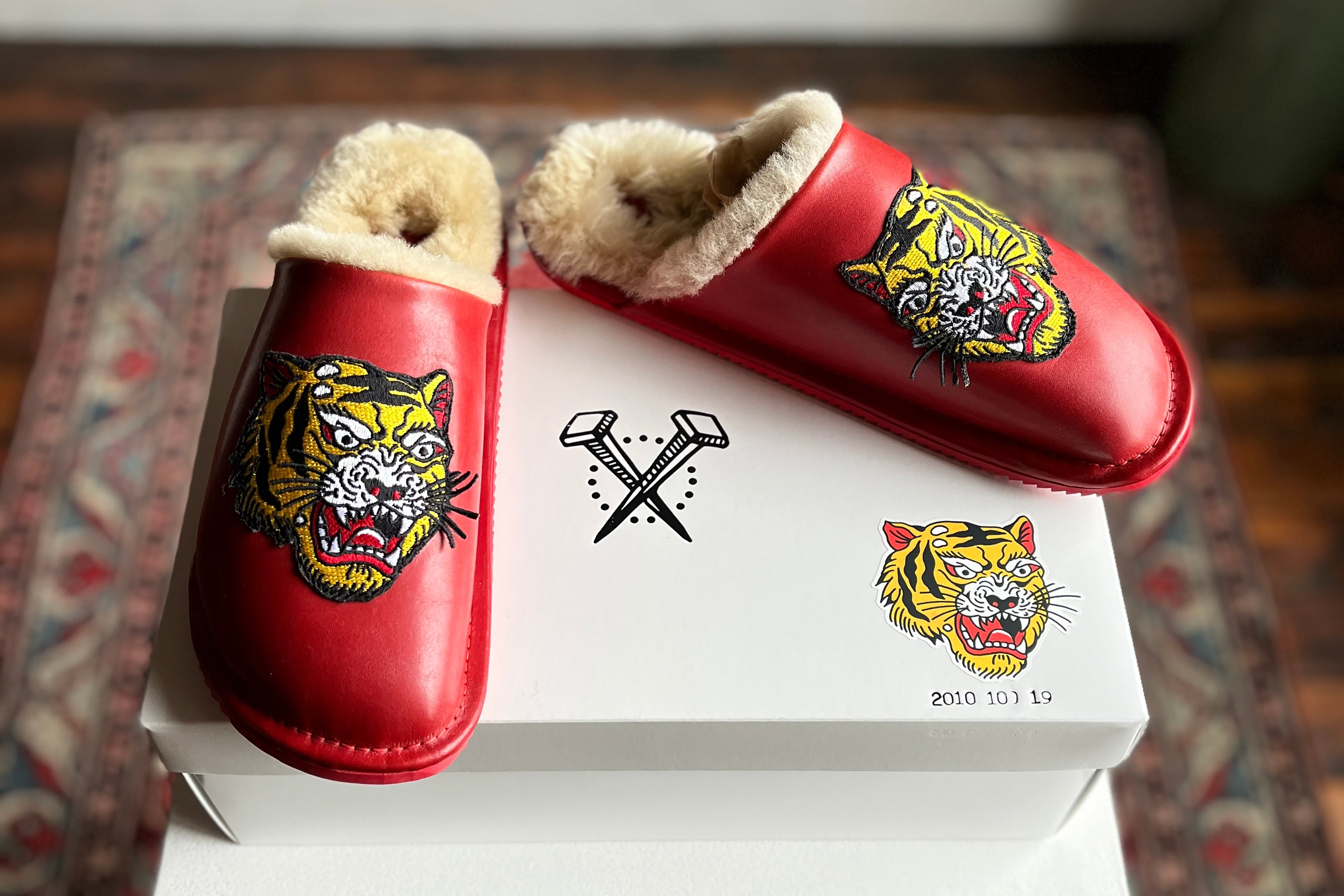 2010 TIGER HEAD SLIPS - LIMITED RE-RELEASE